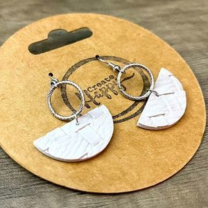 1/2 ⚪️ Dangle 👂🏼ing